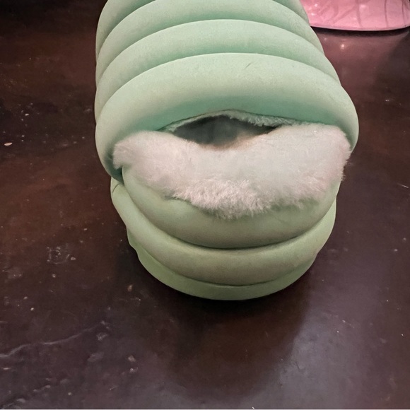 Light emerald green maxi slides slipper comfy fur lined platform by Ugg size 8 - Picture 9 of 14